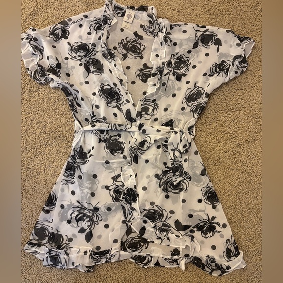 IN BLOOM Black and White Floral Robe and Nightie Set | Size Large - Picture 12 of 14